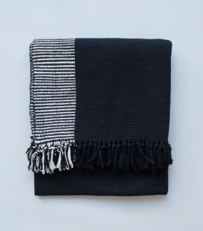 Apparel Duna Blanket - Black/White