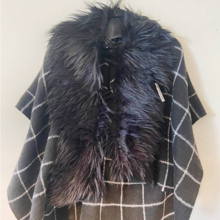 Lorna M Designs- Faux-Fur Collar Wraps