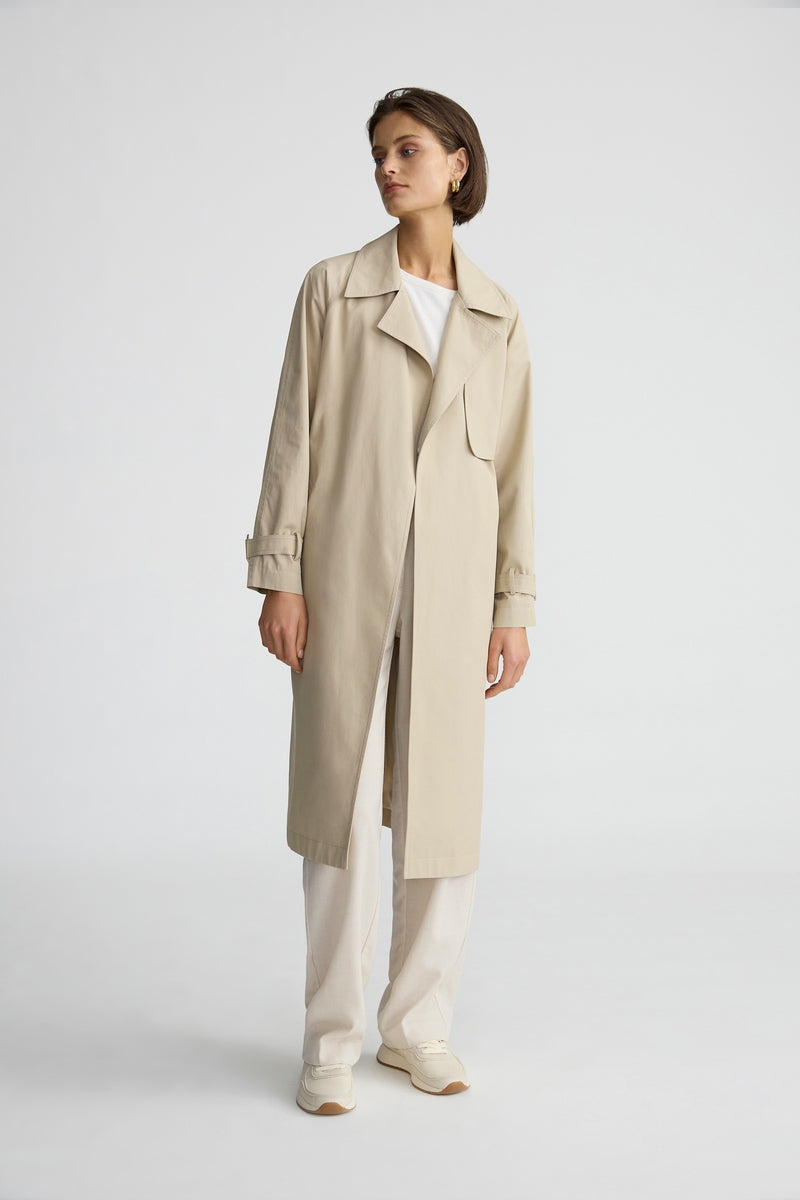 THE CLASSIC TRENCH - KHAKI