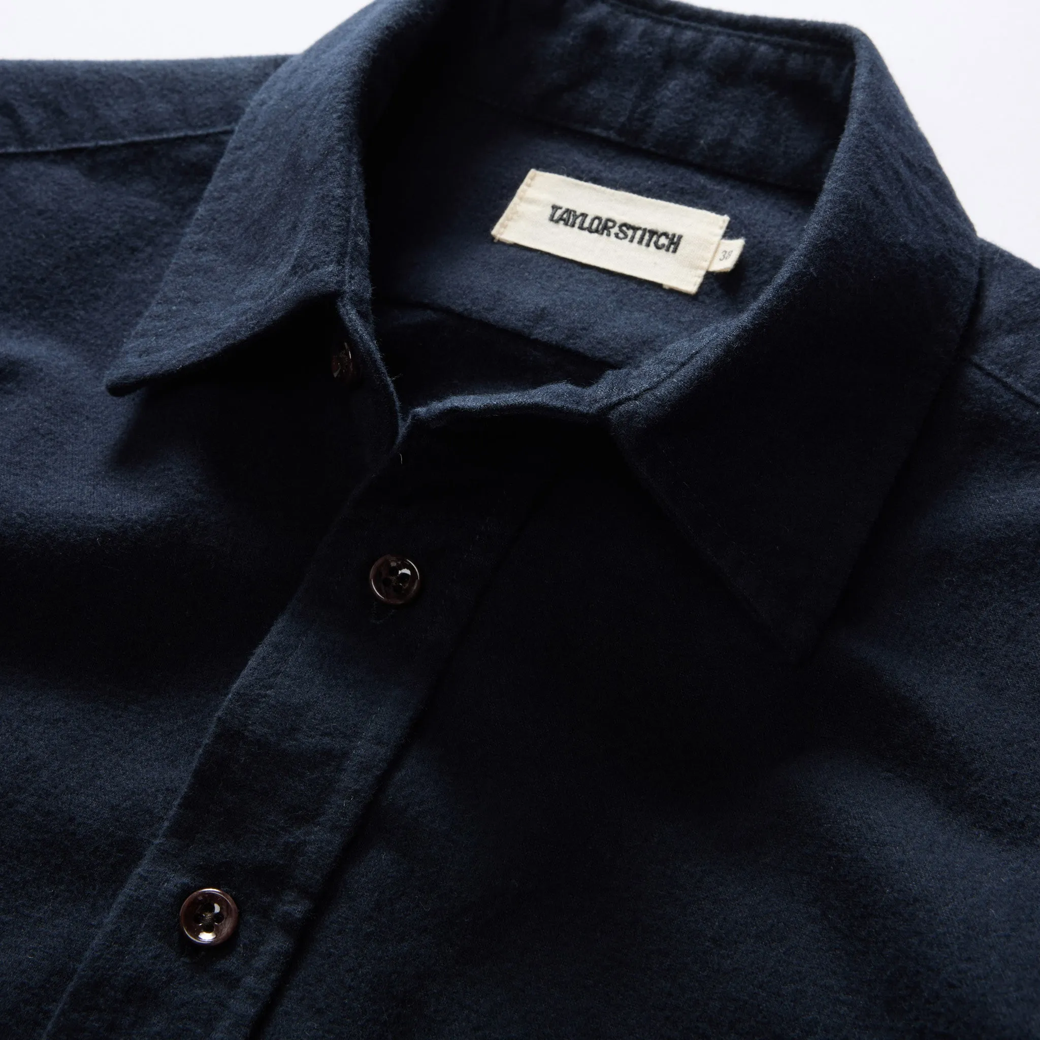 The Yosemite Shirt in Dark Navy